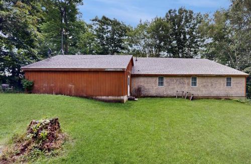 Union House | Charming Cottage with Modern Updates, BBQ Grill, and Nearby Attractions