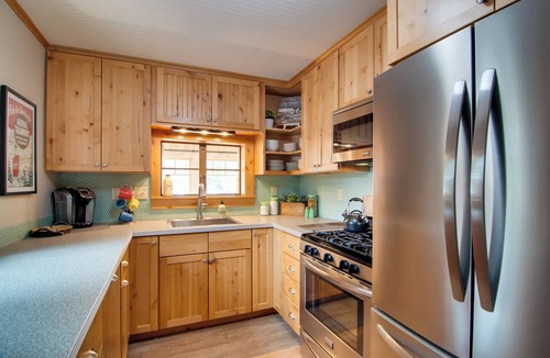 Estes Park Cabin | Charming Estes Park Cabin w/2 Private Patios!