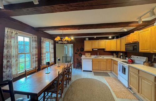 Strafford House | Charming Farm house, Sleeps 11.