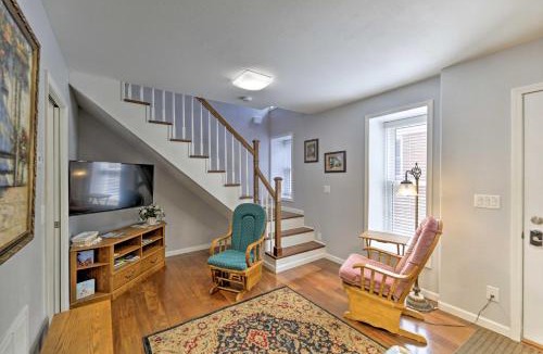 Laramie House | Charming Historic Condo - Walk to Downtown & UW