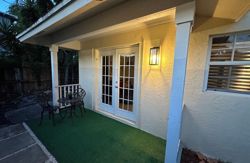 Old Northwood Villa | CHARMING INDEPENDENT GUEST HOUSE