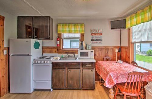 Laconia House | Charming Laconia Cottage: Walk to Weirs Beach