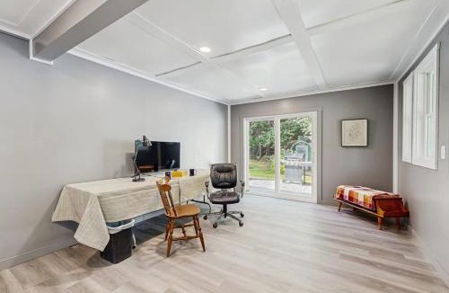 Orland House | Charming Lakefront Apartment with Deck, Patio and BBQ Grill