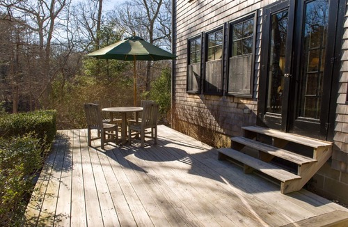 West Tisbury House | Charming Lambert’s Cove Escape, Walk to Exclusive Pristine Beach and Pond