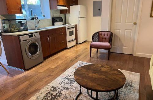 District of North Vancouver House | Charming one bedroom suit