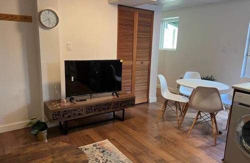 District of North Vancouver House | Charming one bedroom suit