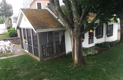 Buzzards Bay Cottage | CHARMING ONE BEDROOM COTTAGE OVERLOOKS BROAD COVE IN ONSET