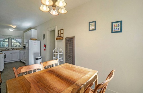 Estes Park Cabin | Charming Pet Friendly Cabin with Barbecue and Hot-tub in Estes Park, Colorado