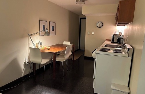 Mid-Cambridge Apartment | Charming Private Studio in Top Location: Steps to Harvard