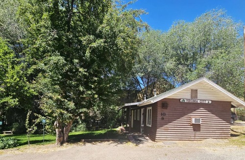 Glenwood Springs Cabin | Charming Remodeled Cabin #9 Fire Pit, Near Springs