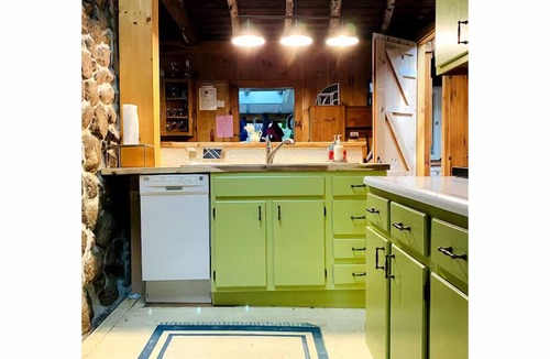 Antrim Cabin | Charming, Rustic, 4-bedroom cabin near Gregg Lake, perfect for your getaway!