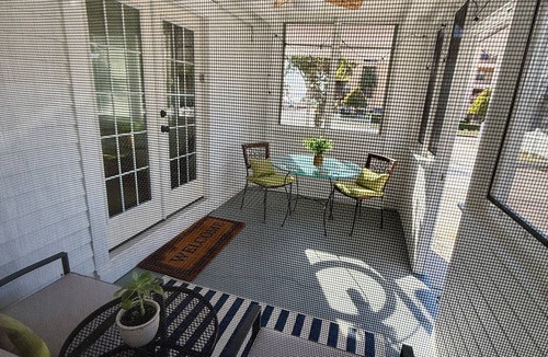 Sebring Cottage | Charming Sebring Historic Registry Home Near Circle and Across from Lake Jackson