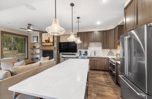 Lakeside Village Condo | Charming Ski Condo Near Keystone with Fireplace & Scenic Balcony
