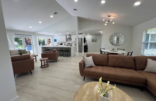 Vero Beach House | Charming Spacious 2 Bedroom 1 Bath in Serene Vero Beach Orchid Island