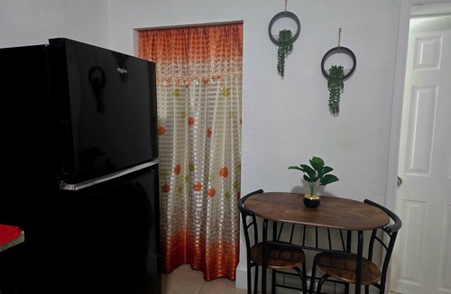 Hialeah Apartment | Charming studio ,minutes from the airport.