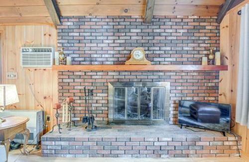 Chocorua Ski and Beach House | Charming Tamworth Cabin w/Grill & Fireplace