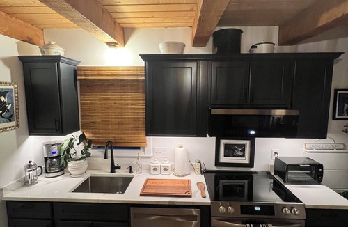 Northwest Harwich House | Charming West Harwich Cottage, Newly Renovated, cozy but convenient location