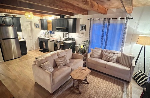 Northwest Harwich House | Charming West Harwich Cottage, Newly Renovated, cozy but convenient location