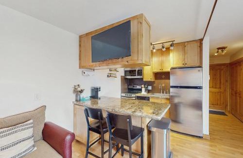 Historic District Hotel | Chateau Studio