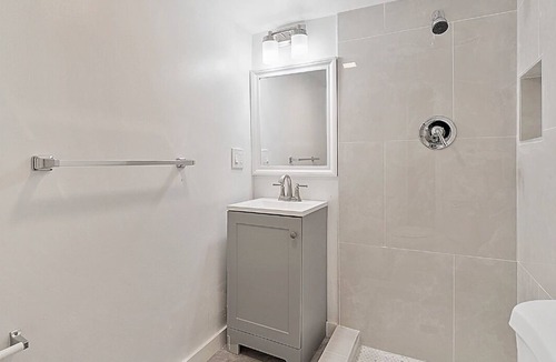 South Palm Park Neighborhood Association House | Cheerful 4 Bedroom Bungalow in Lakeworth