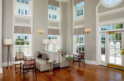 Manchester Apartment | Chic 5BR House | Mountain Views, Golf & Pool