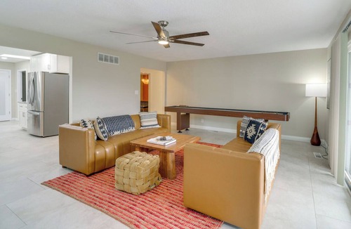 Northeast Heights House | Chic 5BR, Yard, Mtn Views, Games 4 fun Family time