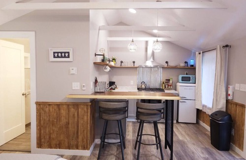 Glenwood Springs Cabin | Chic Cabin 5: Classy New Remodel, Full Kitchen & Mountain Backdrop