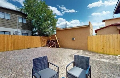Albuquerque Apartment | Chic Downtown Apart w/King Bed & In-Unit Laundry