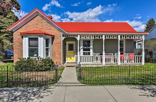 Buena Vista Cottage | Chic Downtown Home w/Grill, Steps to Main Street!