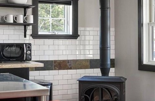 Malletts Bay House | Chic Lakeview Haven at Malletts Bay