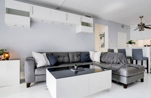 Brickell Apartment | Chic Penthouse: 3BR | Pool | Gym| 2 Parking Spots