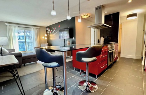 Saskatoon Downtown Condo | Chic two bedroom apartment in City Park