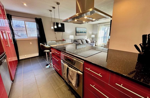 Saskatoon Downtown Condo | Chic two bedroom apartment in City Park