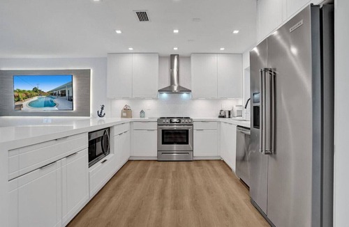 Plantation House | Chic + Upscale + Heated Pool | 15 min FLL & Beach