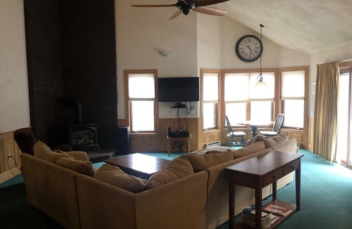 Jackson Condo | Christmas Mtn, Condo Skiing, Shopping, Next to Storyland
