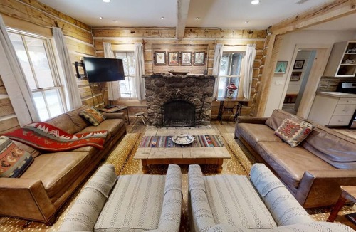 Red River Cabin | Chula Vista Cabin - In Town - Pet Friendly