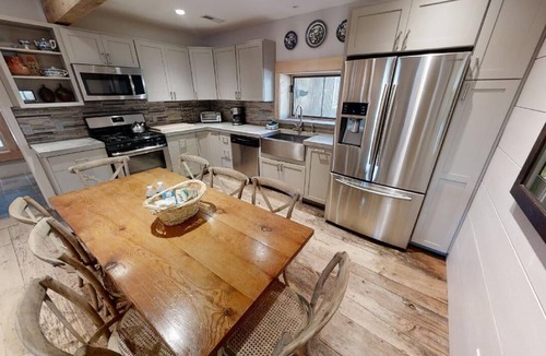 Red River Cabin | Chula Vista Cabin - In Town - Pet Friendly