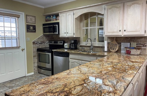 Red River Apartment | Claim Jumper #9 Townhouse
