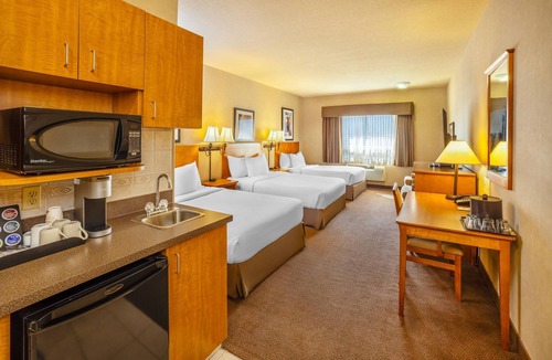 Rimbey Hotel | Clarion Pointe