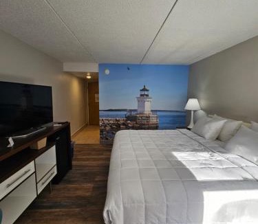 South Portland Hotel | Clarion Pointe South Portland