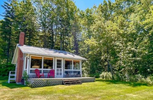 Saint George House | Classic home overlooking the St George River with deck & great views