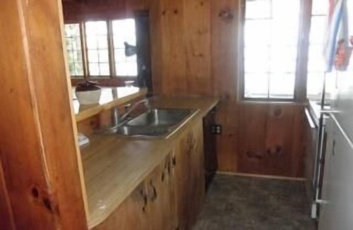 Tuftonboro Cabin | Classic Lake Winnipesaukee Camp