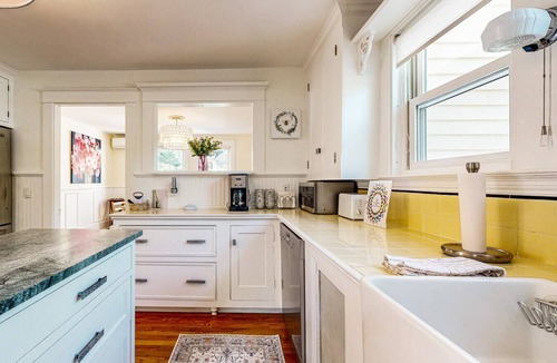 Boothbay Harbor House | Classic New England Retreat in the Heart of Boothbay Harbor