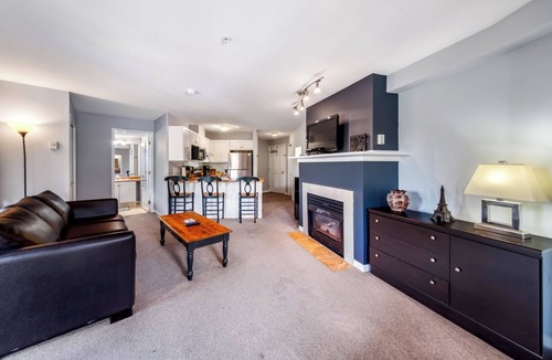 Quail Ridge Apartment | Classic Studio: Full Kitchen With Wraparound Deck - 212A
