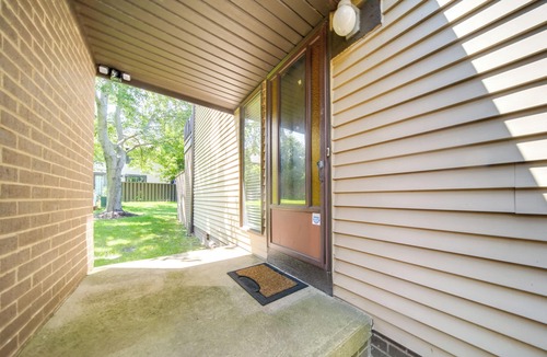 Richmond Heights Apartment | Cleveland Area Retreat Near Lake Erie
