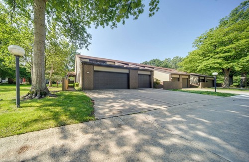 Richmond Heights Apartment | Cleveland Area Retreat Near Lake Erie