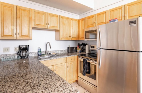 Downtown Cleveland Apartment | Cleveland Loft-Wolstein/Progressive/Playhouse/CSU.