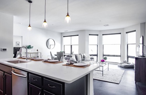 Little Italy Apartment | Cleveland Luxe Apartment w/Patio