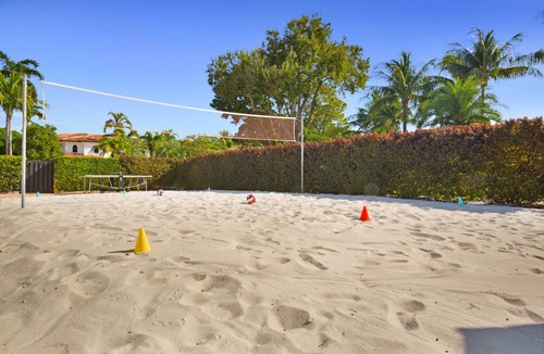 Lighthouse Point House | Click-for-FUN: -Beach Volleyball -Pop-a-Shot -Pool Table -BocceBall -Foosball+