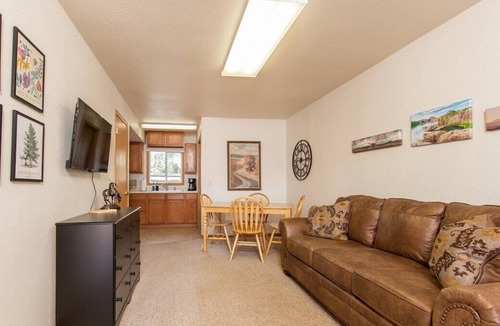 Rimrock Apartment | *Cliff View Apts #3*King Bed*Private Balcony*